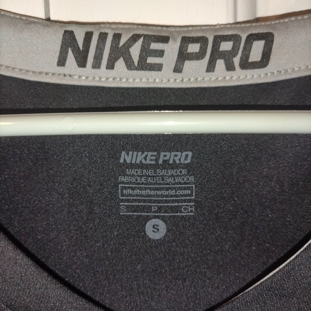 Nike Pro V-Neck Short Sleeve Top